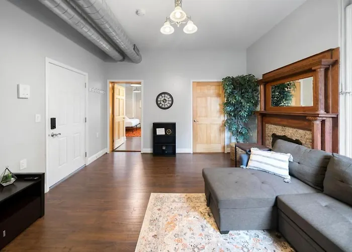 City Escape 2Br Steps To Tql Near Otr And Downtown