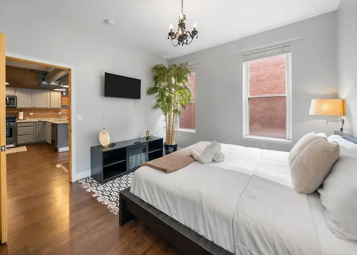 City Escape 2Br Steps To Tql Near Otr And Downtown