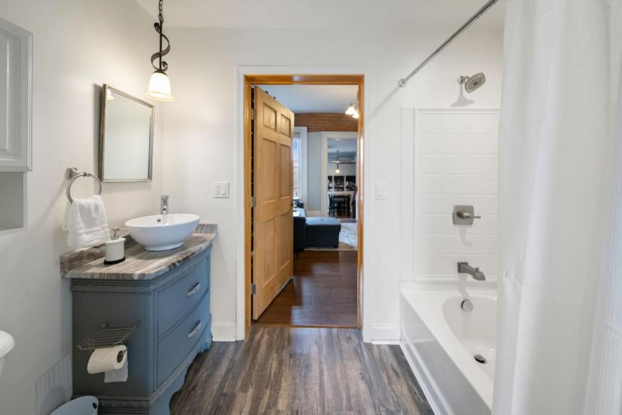 Apartment Escape 2br Steps To Tql Near Otr And Downtown